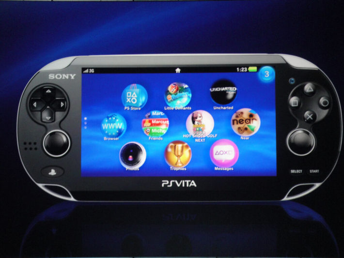 PlayStation Vita - PSvita PCH-2000本体 ソフト・保護ケース付きの+