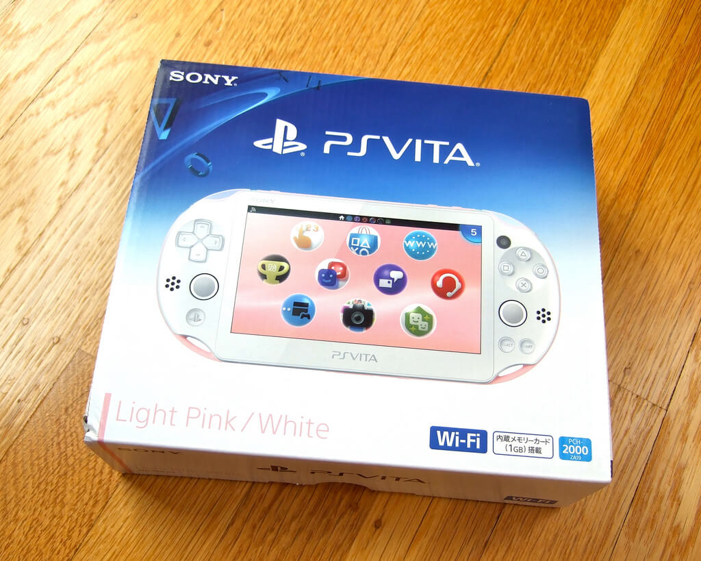 PSVitaを購入して半年、PS4のリモートプレイでしか使っていない件