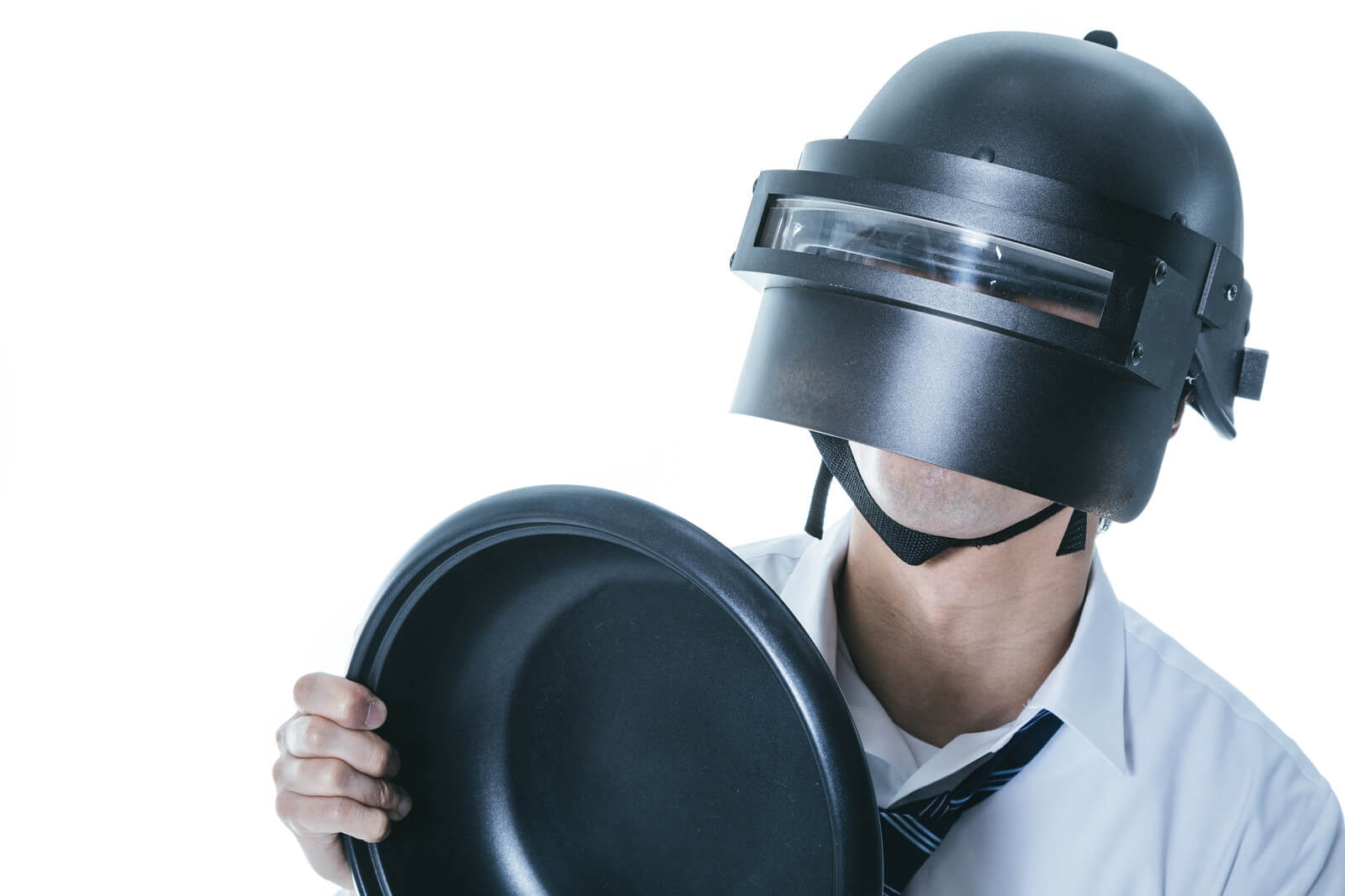 タチャンカヘルメットを被った男